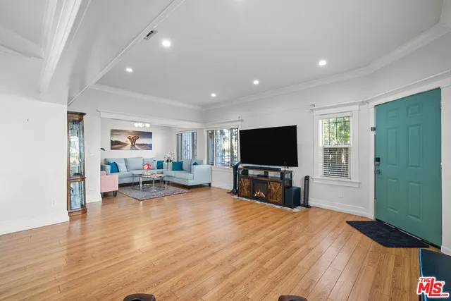 $1,700,000 | 1558 North Kenmore Avenue, Los Angeles, CA 90027