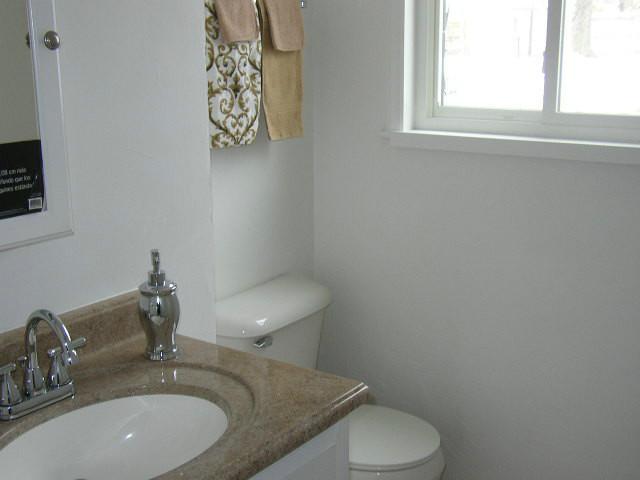 4844 Manitoba Road Columbus, OH 43229 - Photo 14 of 18 Gallery Image 14
