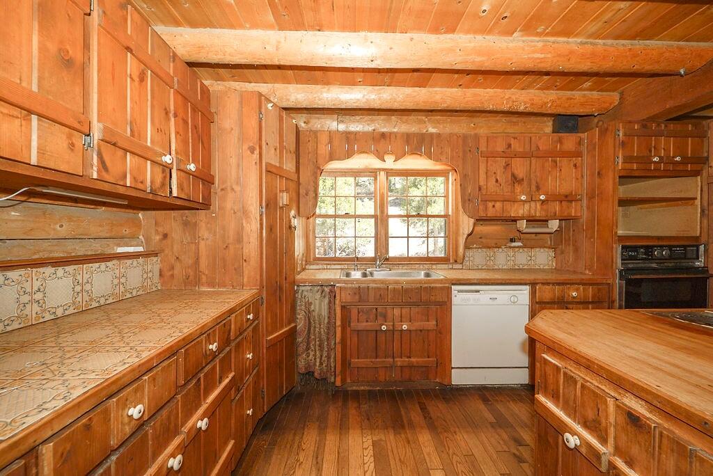 691 Lost Bridge Road Lewiston, CA 96052 - Photo 15 of 52 kitchen