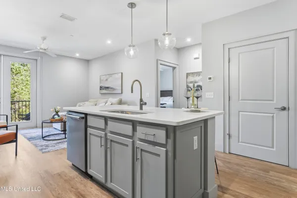 $210,000 | 2501 Bienville Boulevard, Unit 525, Ocean Springs, MS 39564