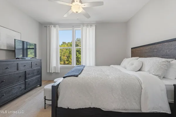 $210,000 | 2501 Bienville Boulevard, Unit 525, Ocean Springs, MS 39564