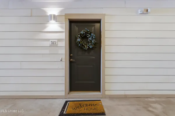 $210,000 | 2501 Bienville Boulevard, Unit 525, Ocean Springs, MS 39564