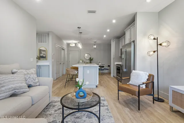 $225,000 | 2501 Bienville Boulevard, Unit 525, Ocean Springs, MS 39564