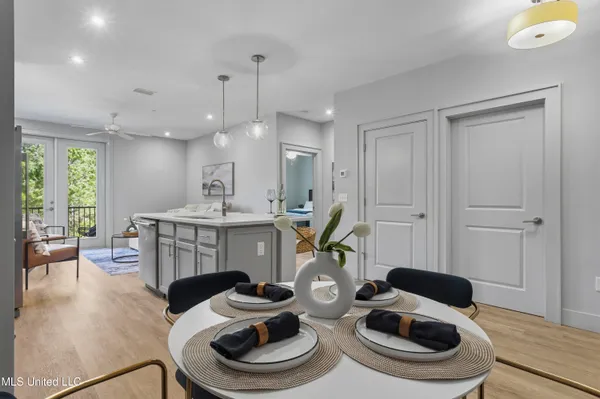 $210,000 | 2501 Bienville Boulevard, Unit 525, Ocean Springs, MS 39564