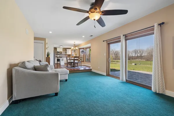 $425,000 | 1404 Carriage Lane, Bolingbrook, IL 60490