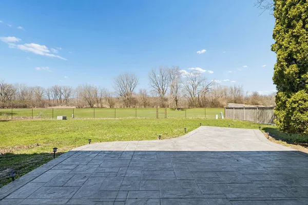 $425,000 | 1404 Carriage Lane, Bolingbrook, IL 60490