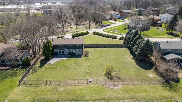 $425,000 | 1404 Carriage Lane, Bolingbrook, IL 60490