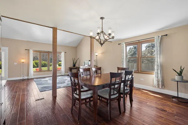 $425,000 | 1404 Carriage Lane, Bolingbrook, IL 60490