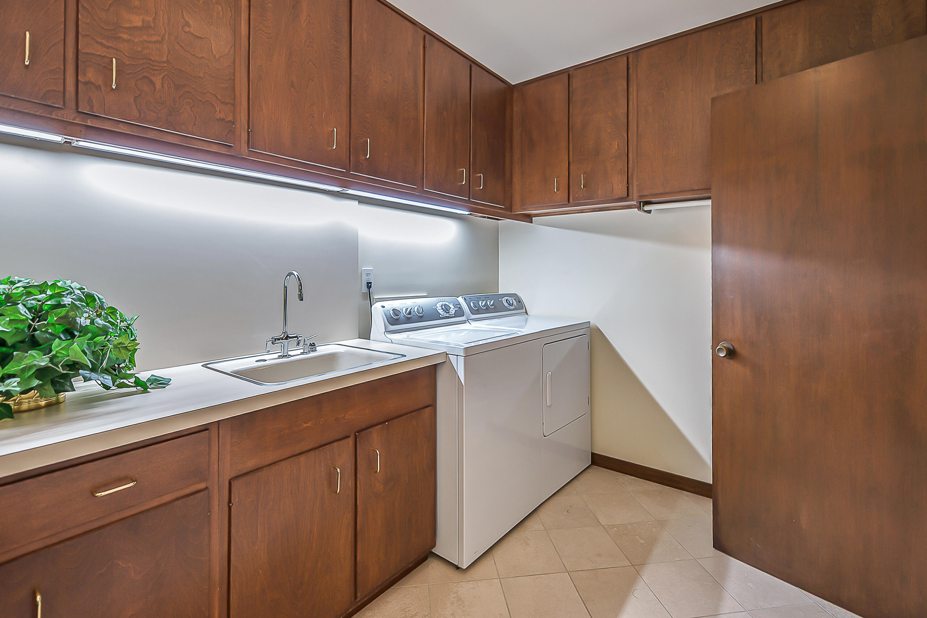 2980 Devonshire Road Ann Arbor, MI 48104 - Photo 25 of 92 DSC_4321