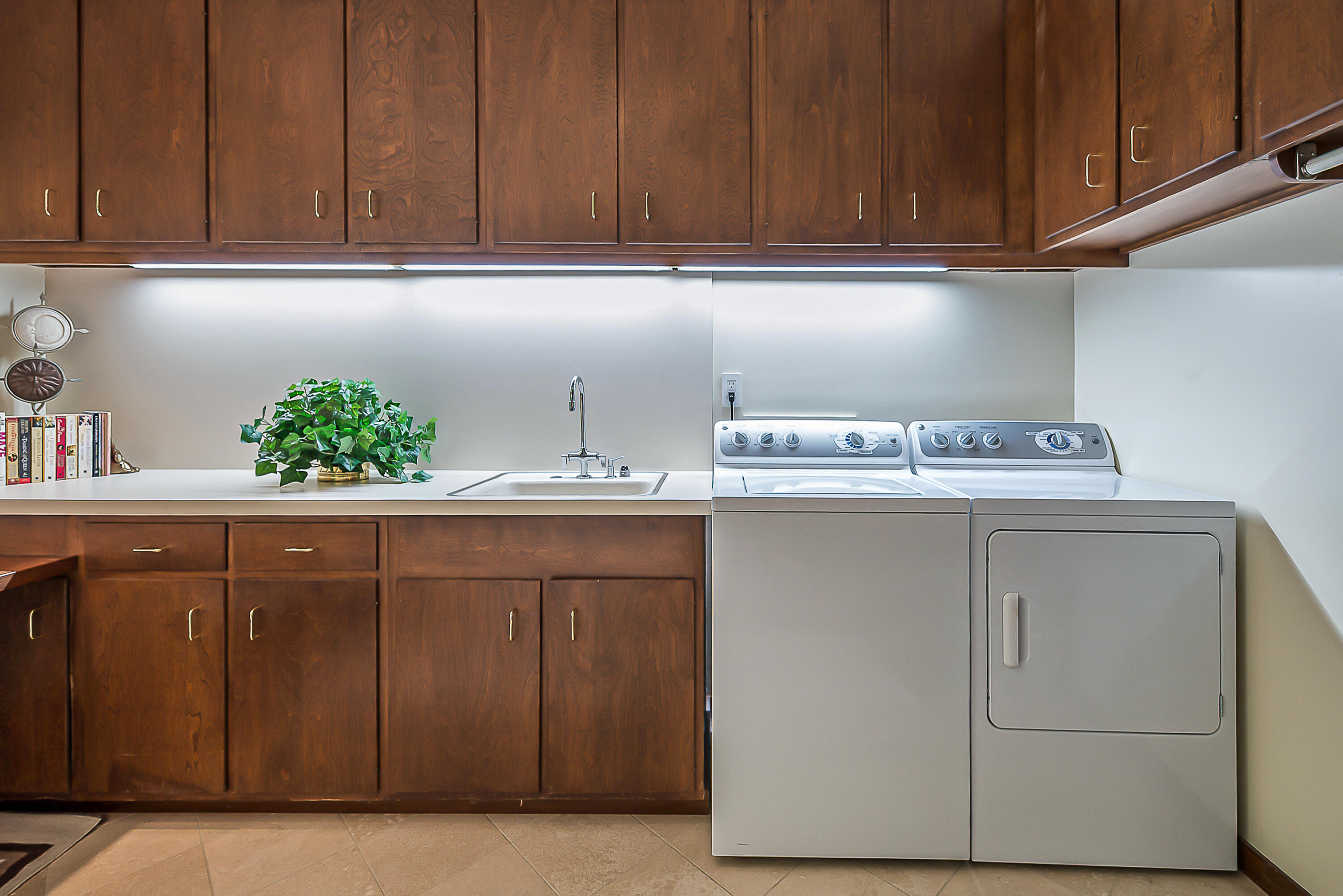 2980 Devonshire Road Ann Arbor, MI 48104 - Photo 26 of 92 DSC_4305