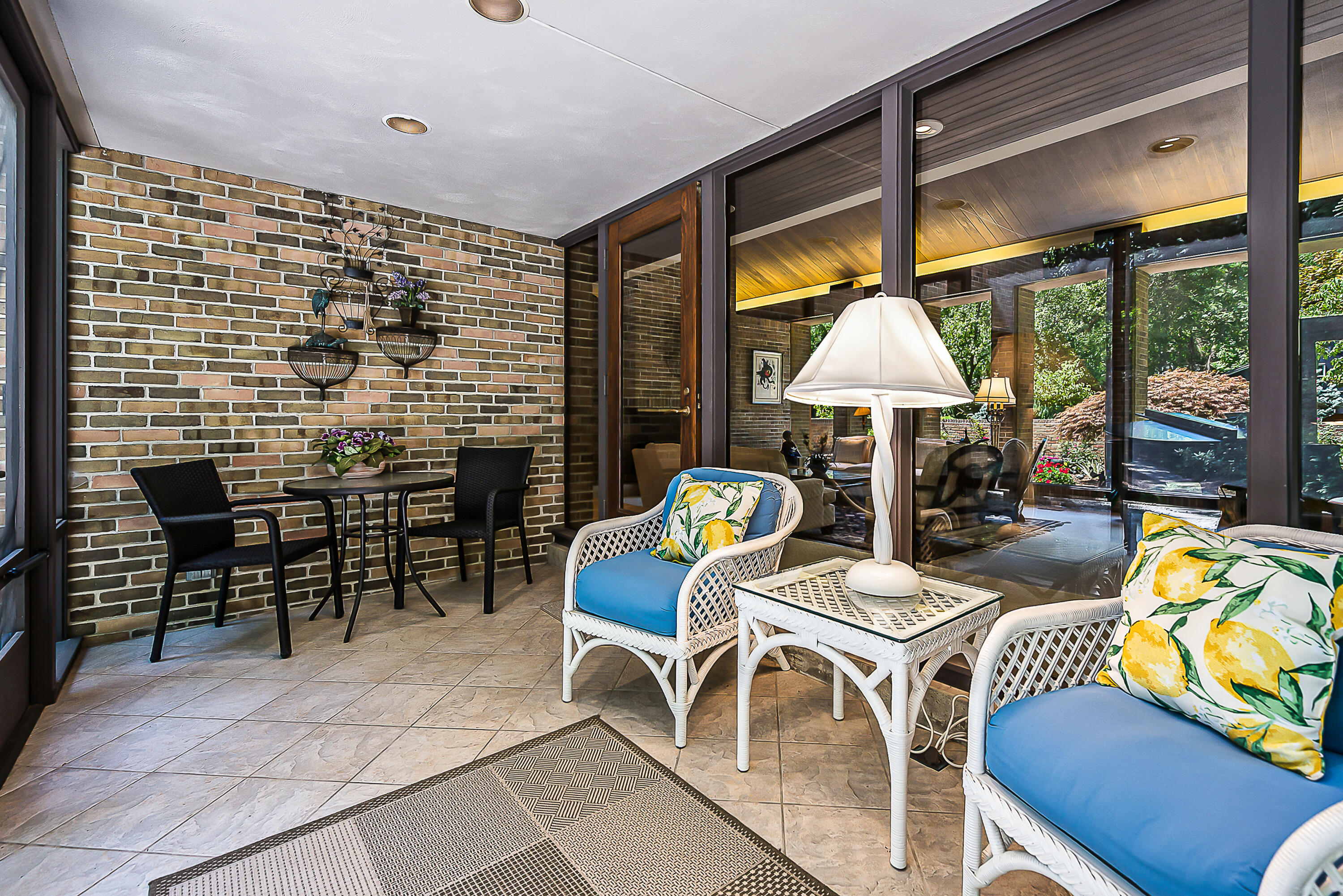 2980 Devonshire Road Ann Arbor, MI 48104 - Photo 29 of 92 Screen porch 2