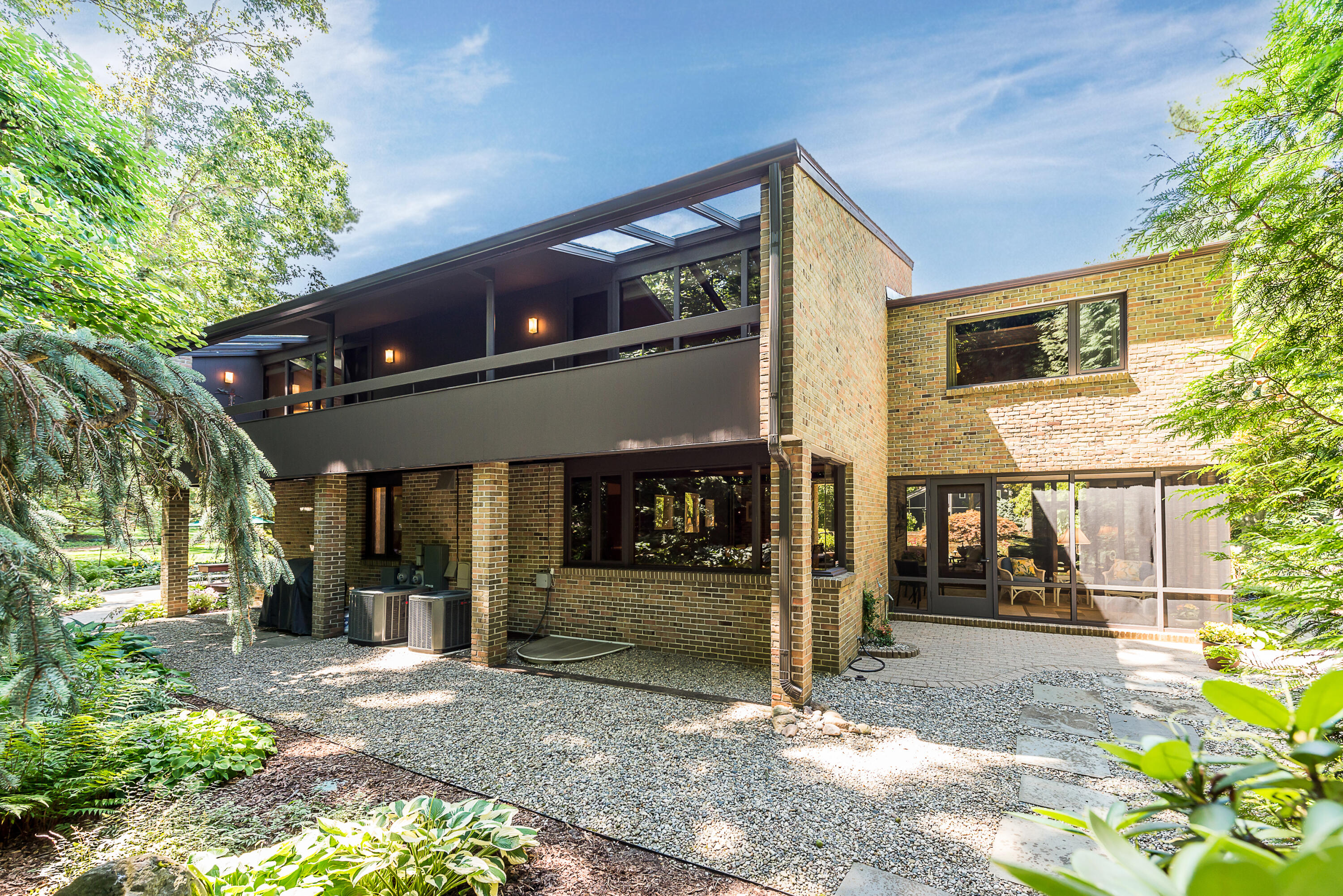 2980 Devonshire Road Ann Arbor, MI 48104 - Photo 31 of 92 DSC_4002