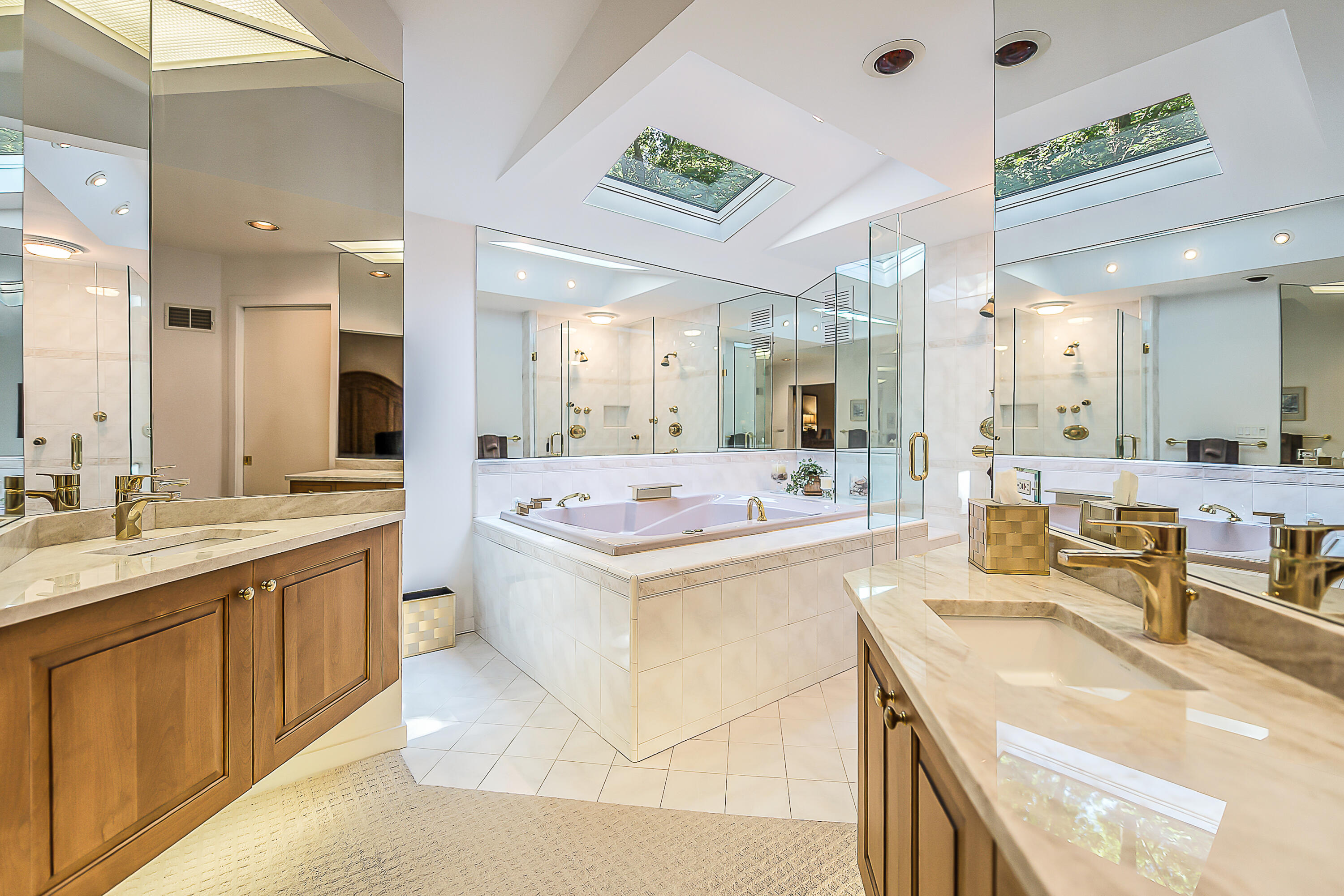 2980 Devonshire Road Ann Arbor, MI 48104 - Photo 43 of 92 Primary Bath