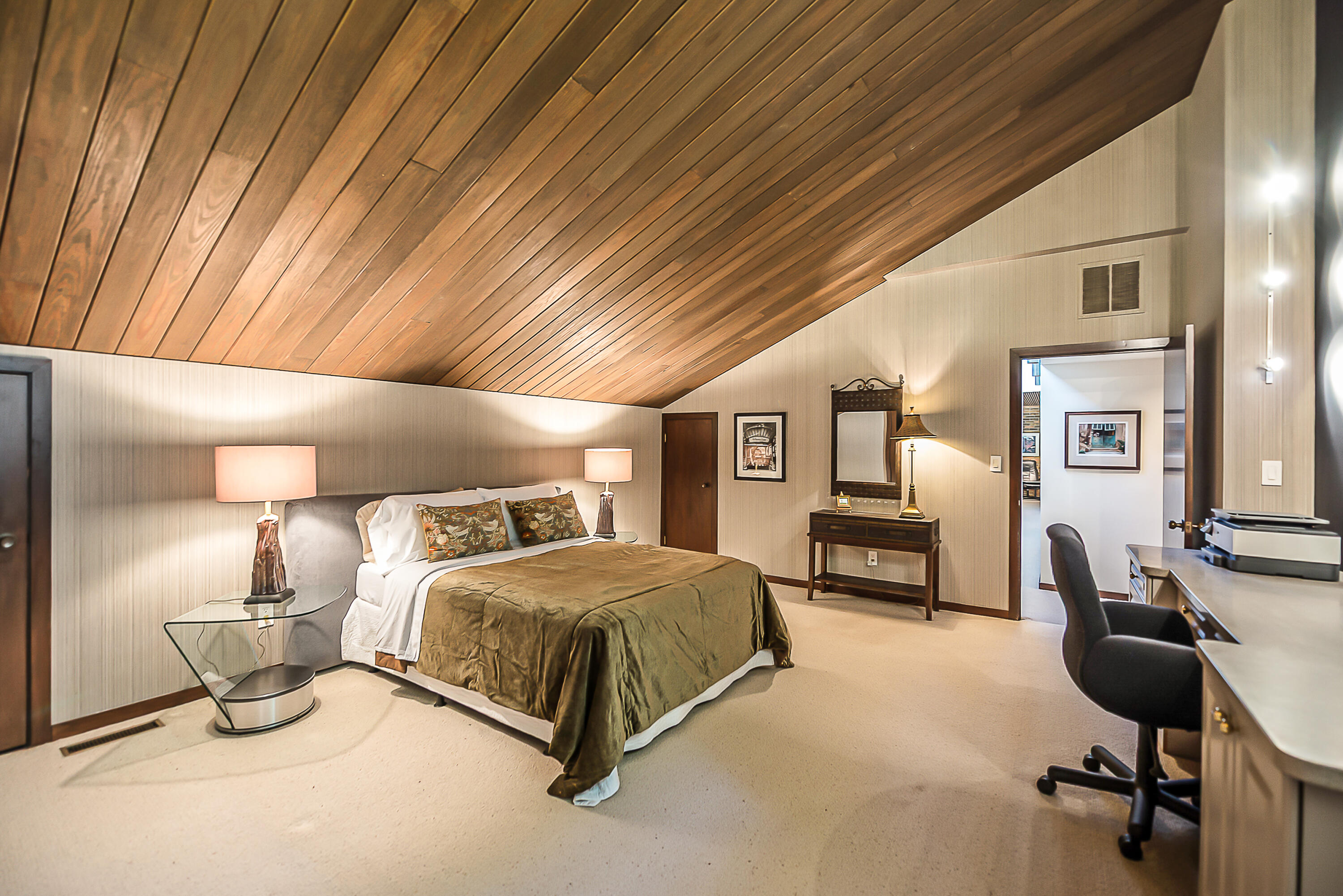 2980 Devonshire Road Ann Arbor, MI 48104 - Photo 46 of 92 Bedroom 2