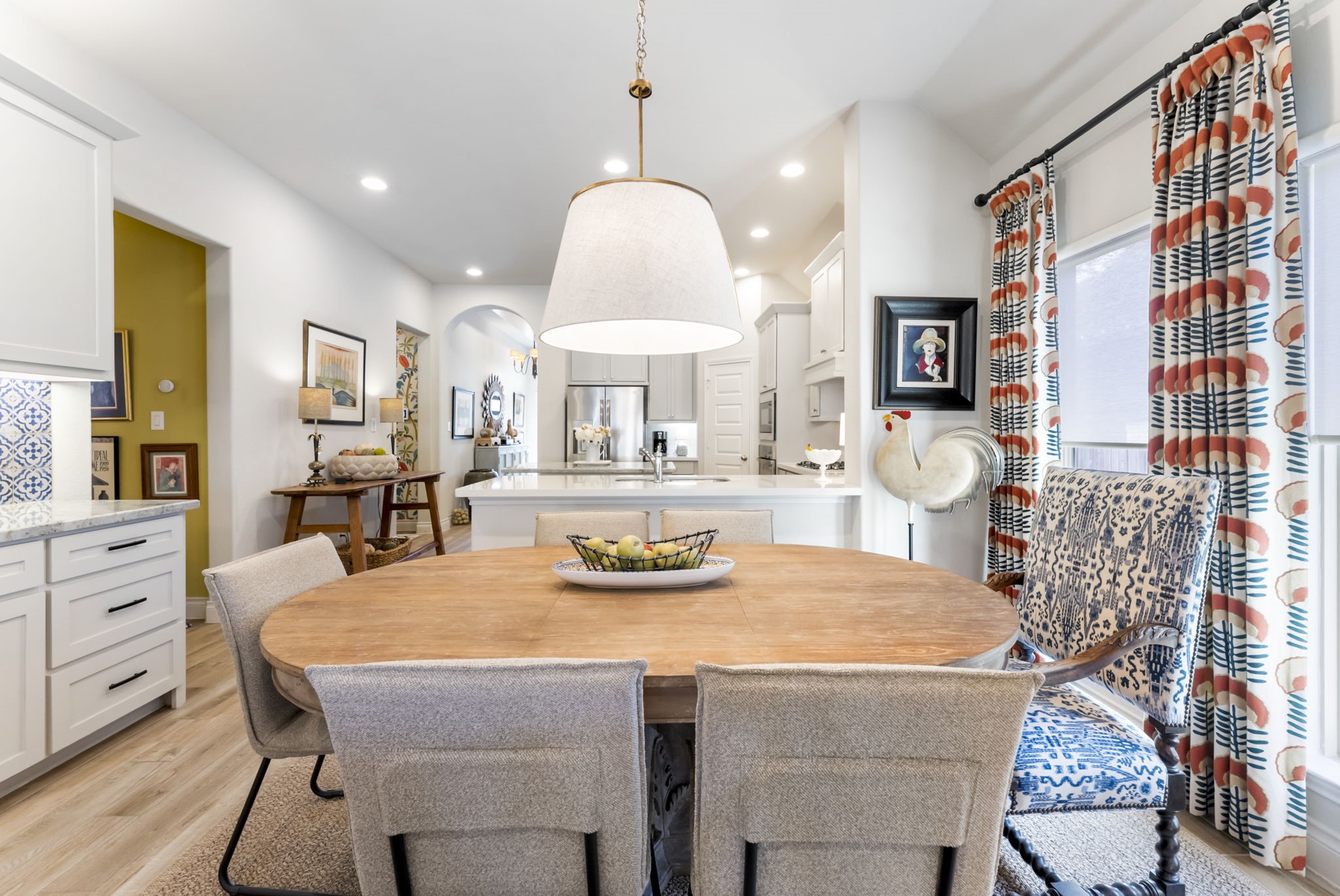 545 Cedar Harbor Court Conroe, TX 77304 - Photo 18 of 50 a dining room with furniture and window