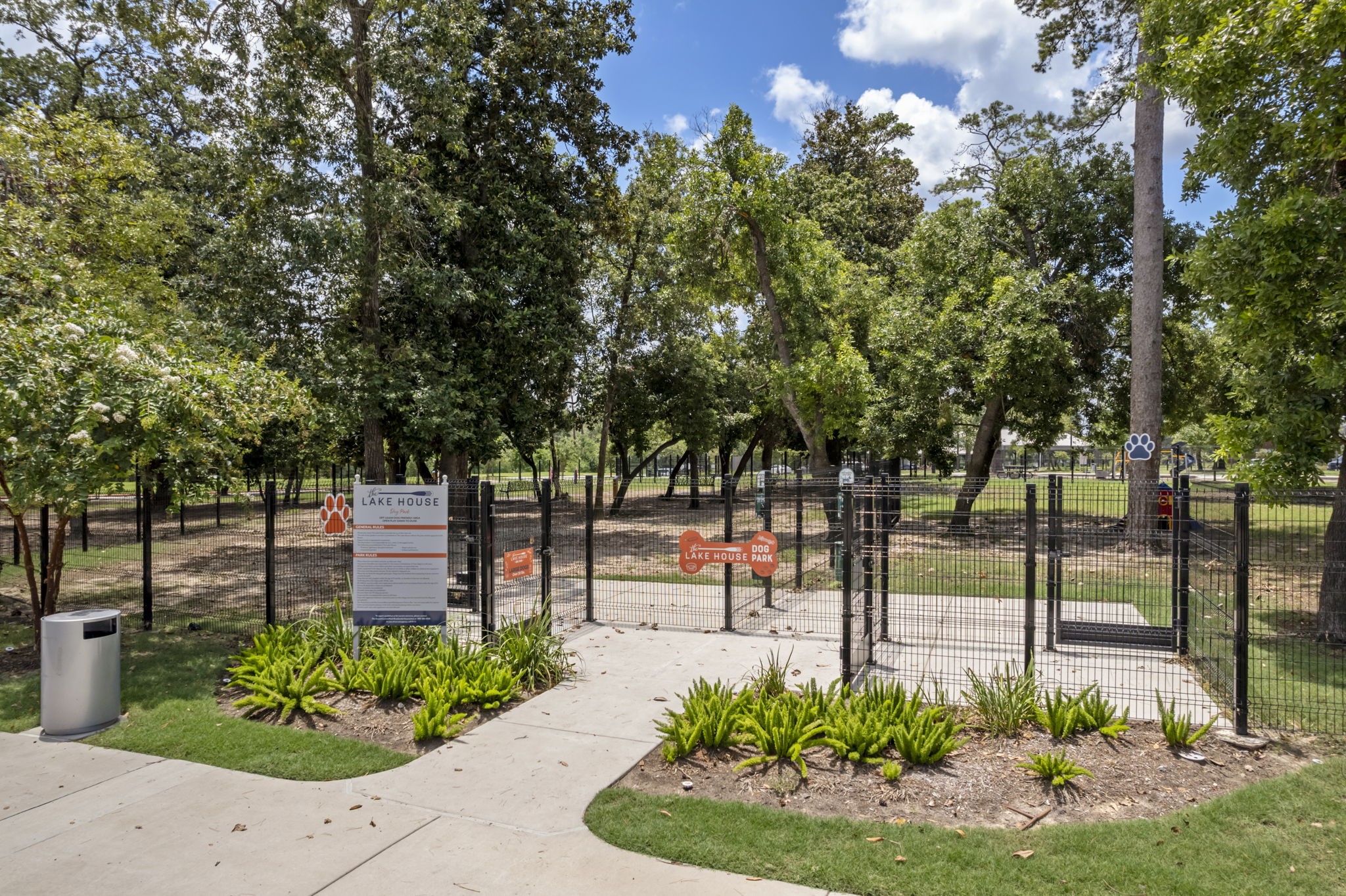 545 Cedar Harbor Court Conroe, TX 77304 - Photo 47 of 50 a view of a garden with plants