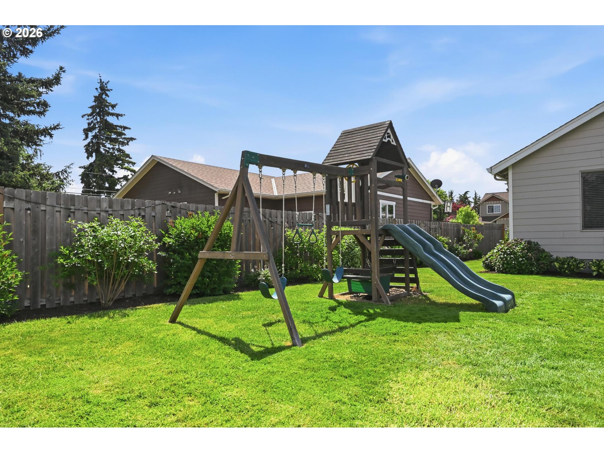 1075 Sage Street Silverton, OR 97381 - Photo 44 of 46 a view of a house with a park