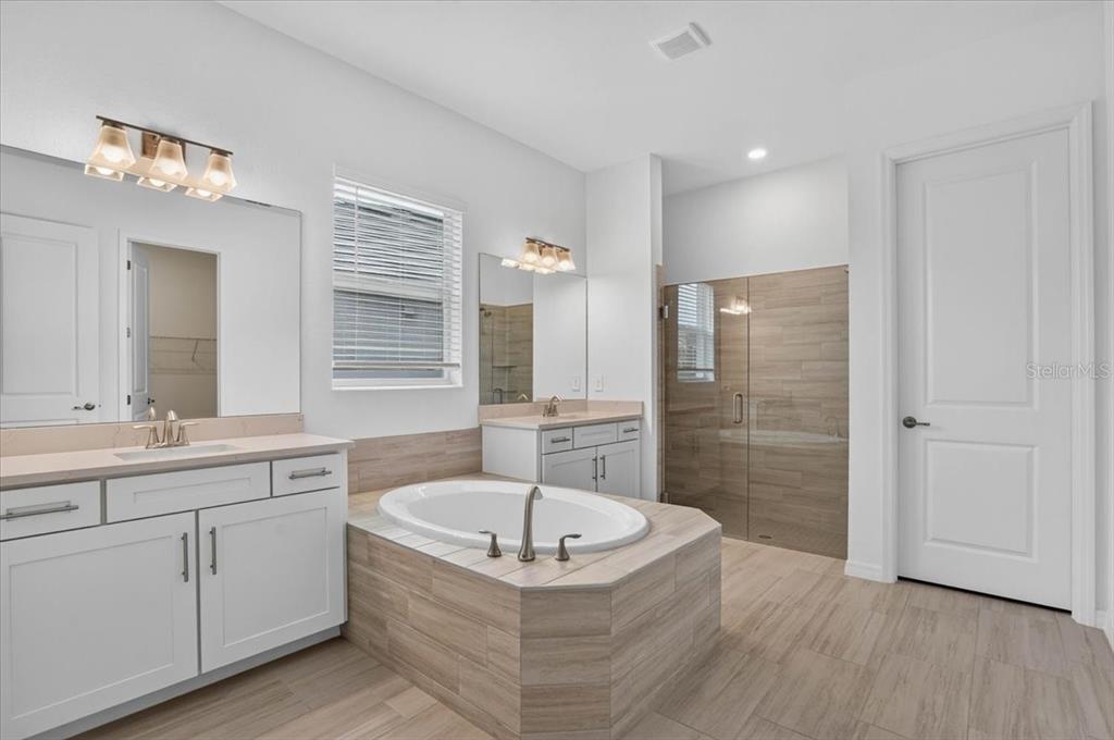 19219 Scallop Loop Lakewood Ranch, FL 34211 - Photo 11 of 27
