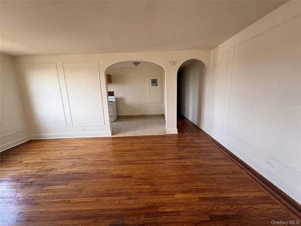 $1,900 | 30 Locust Hill Avenue, Unit 7L, Yonkers, NY 10701