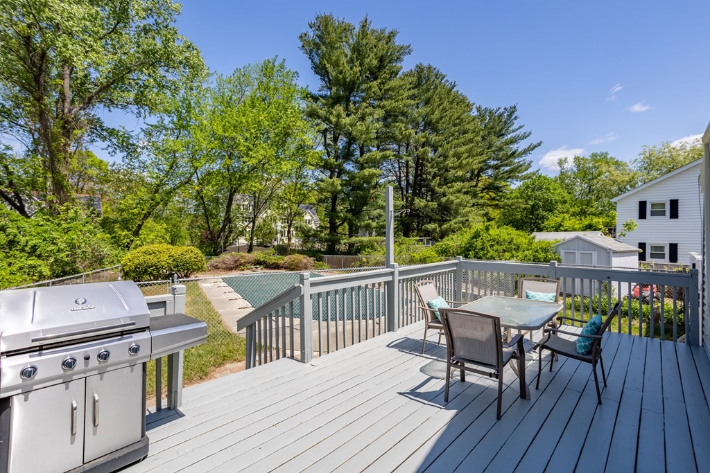 5 Eugene Road Burlington, MA 01803 - Photo 3 of 27 Gallery Image 3