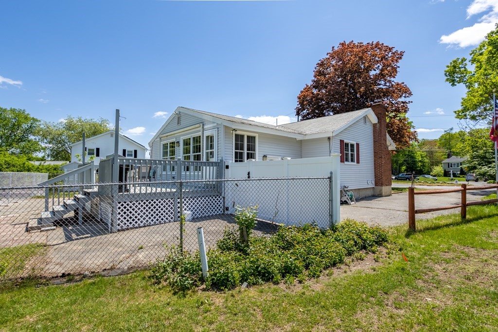 5 Eugene Road Burlington, MA 01803 - Photo 4 of 27 Gallery Image 4