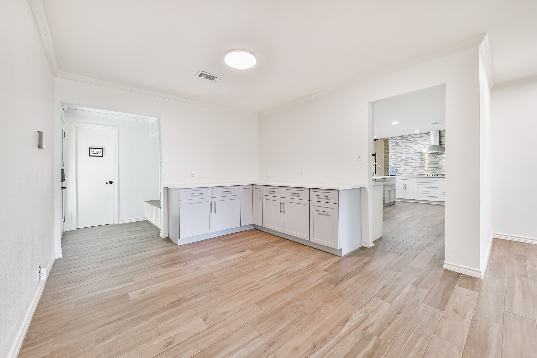 312 South 15th Street La Porte, TX 77571 - Photo 6 of 39