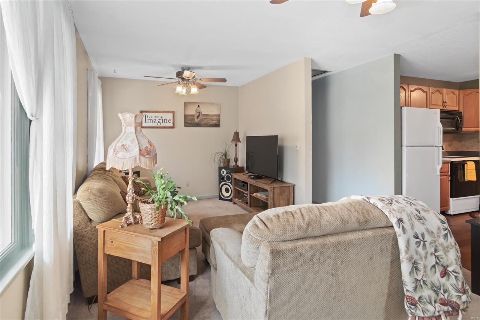 27 Valley Road St. Charles, MO 63303 - Photo 3 of 20 Gallery Image 3