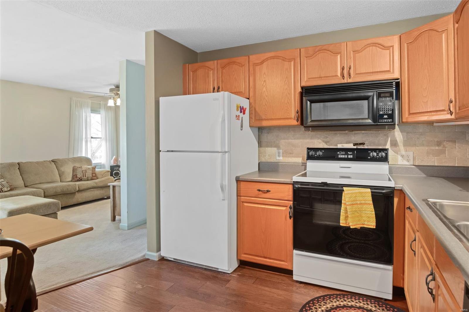 27 Valley Road St. Charles, MO 63303 - Photo 6 of 20 Gallery Image 6