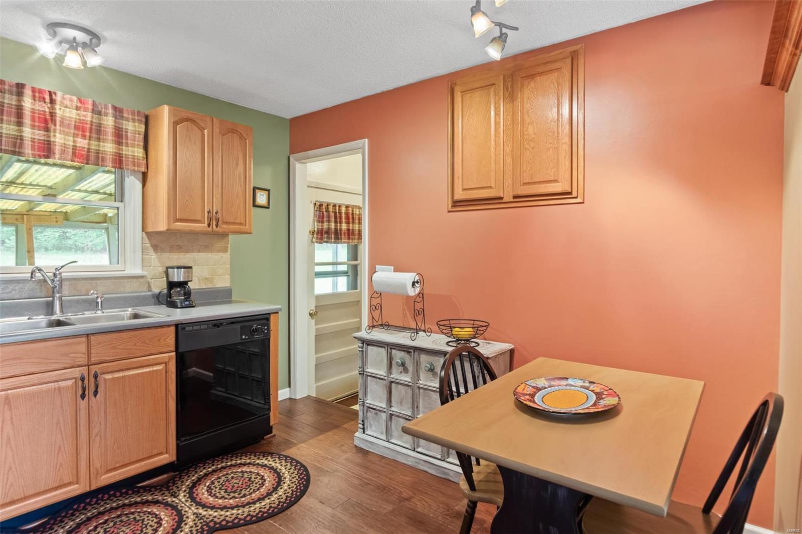 27 Valley Road St. Charles, MO 63303 - Photo 7 of 20 Gallery Image 7