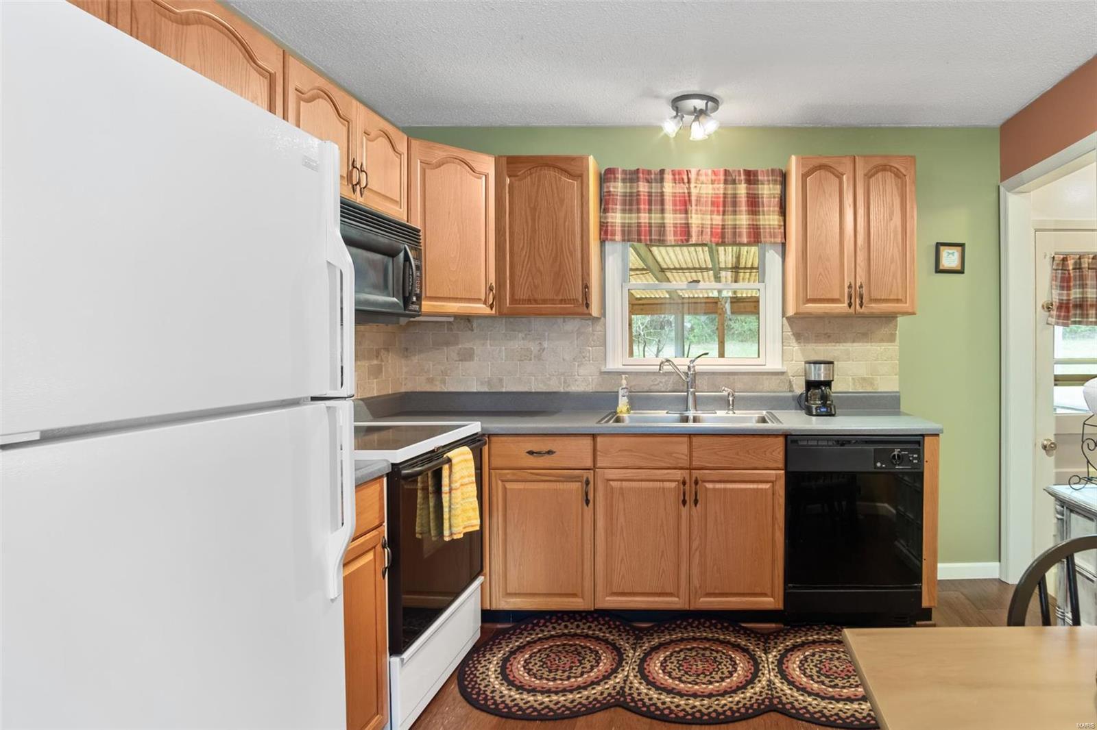 27 Valley Road St. Charles, MO 63303 - Photo 9 of 20 Gallery Image 9