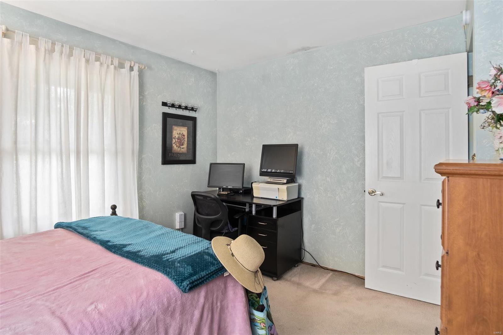 27 Valley Road St. Charles, MO 63303 - Photo 10 of 20 Gallery Image 10