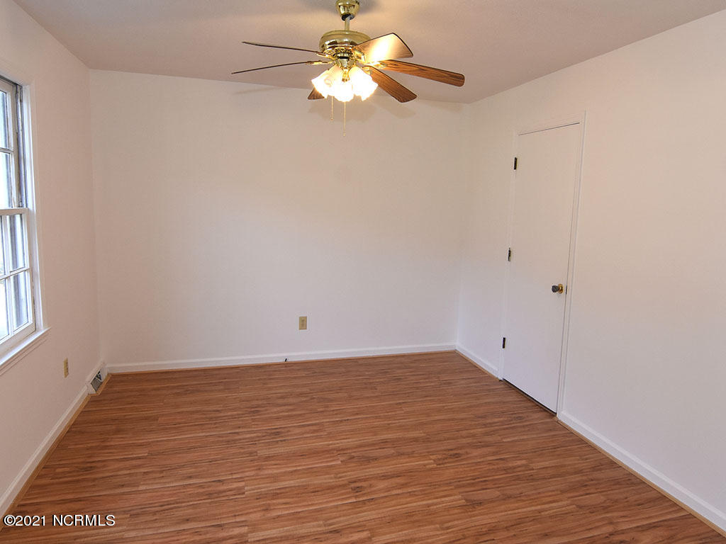 18 Logan Road Castle Hayne, NC 28429 - Photo 5 of 16 Living 3