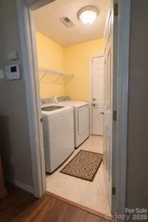 a view of utility room