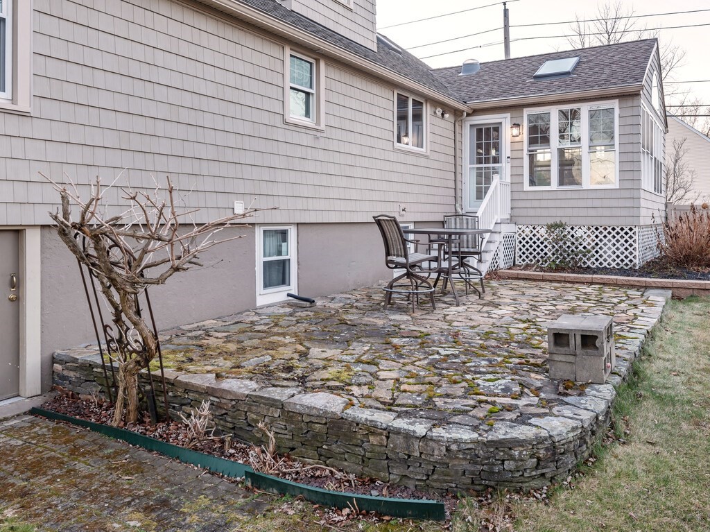 1A Manor Road Auburn, MA 01501 - Photo 5 of 6 Gallery Image 5