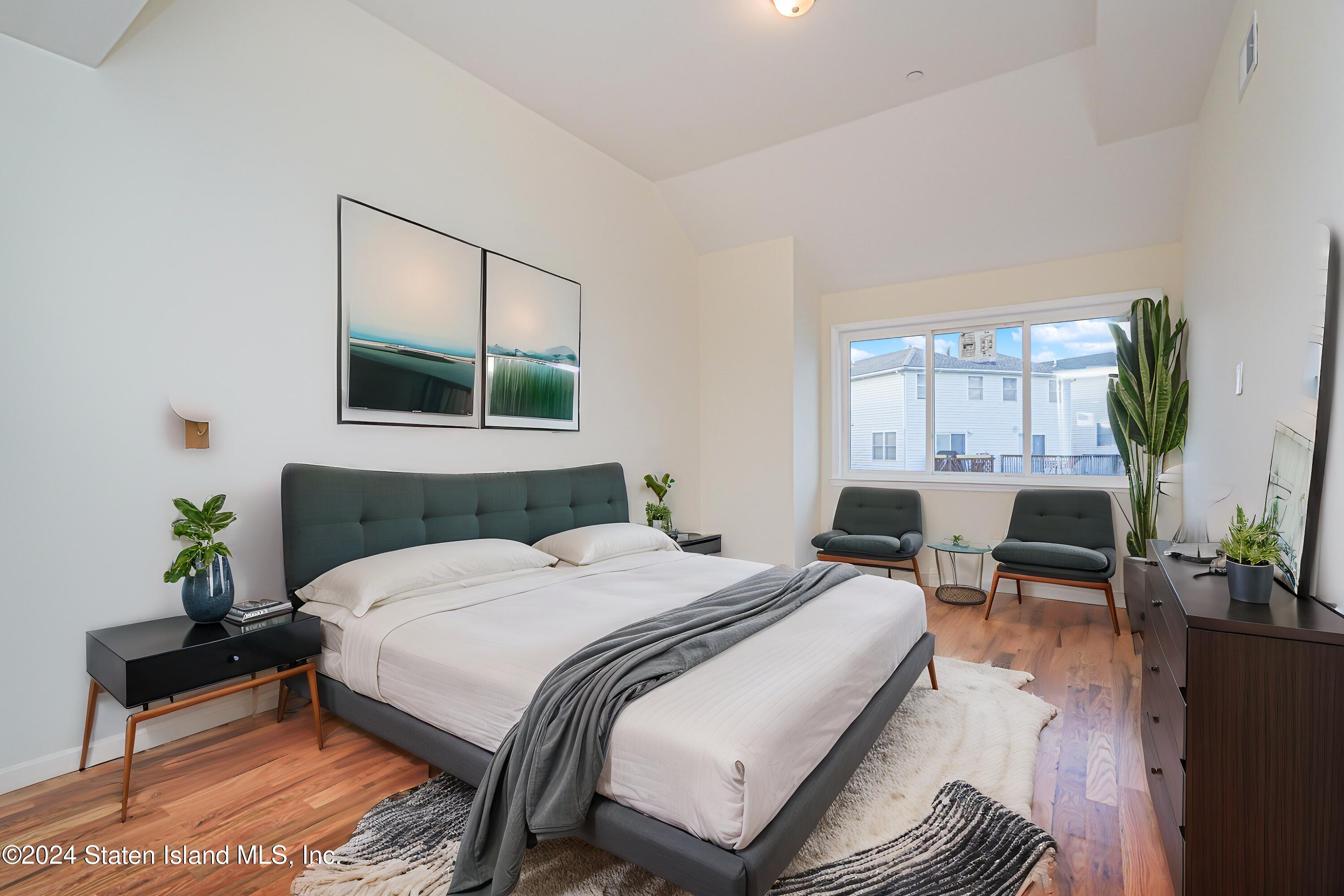 89 Robin Road Staten Island, NY 10305 - Photo 24 of 43 (24) SECOND BEDROOM STAGED
