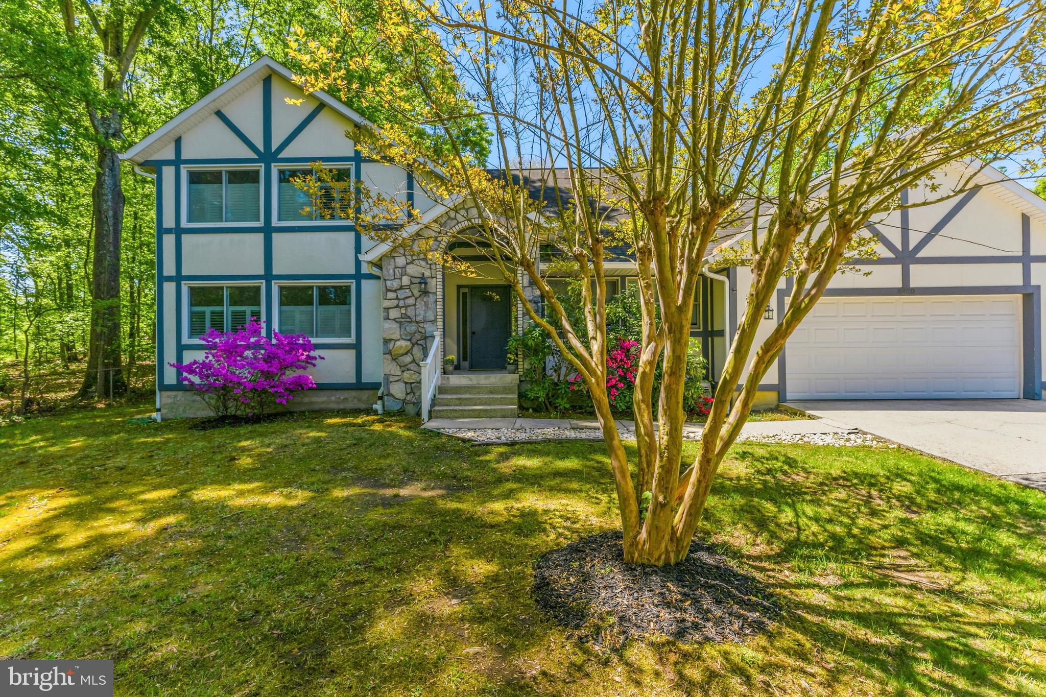 Welcome to 3280 Arundel On The Bay Rd!