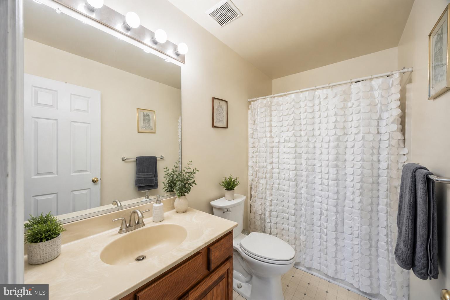3280 Arundel On The Bay Road Annapolis, MD 21403 - Photo 25 of 40 Upper level full bath