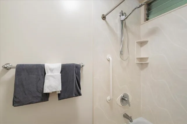 $585,000 | 5315 Lower Honoapiilani Road, Unit D232, Lahaina, HI 96761