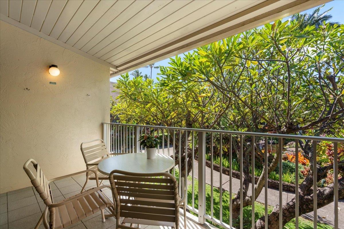 5315 Lower Honoapiilani Road, Unit D232 Lahaina, HI 96761 - Photo 22 of 31 a view of balcony with furniture
