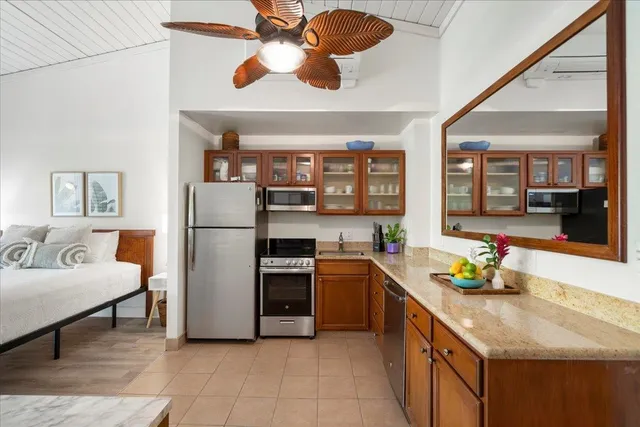 $585,000 | 5315 Lower Honoapiilani Road, Unit D232, Lahaina, HI 96761
