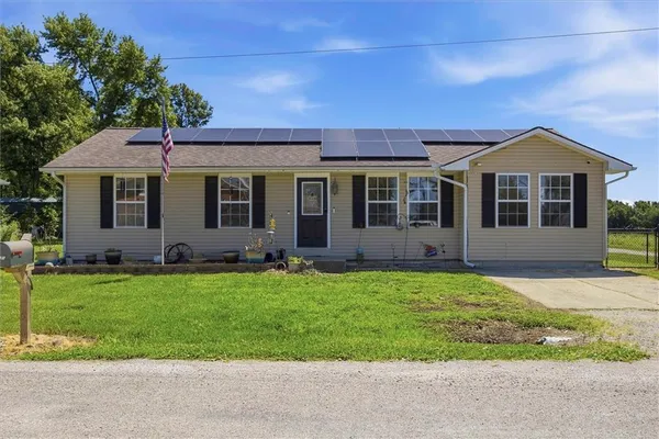 $279,900 | 115 South Mulberry Street, Adrian, MO 64720