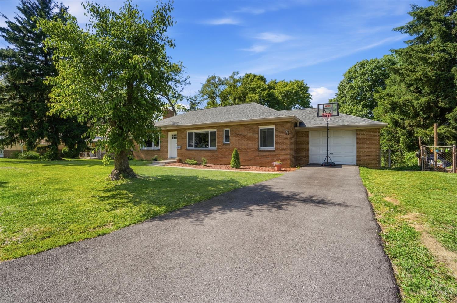 1525 Westview Court Reading, OH 45215 - Photo 3 of 50