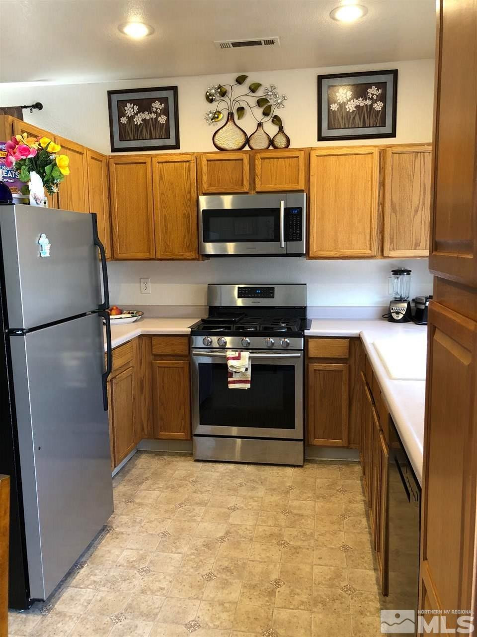8187 Anchor Point Drive Reno, NV 89506 - Photo 5 of 16 Photo 5