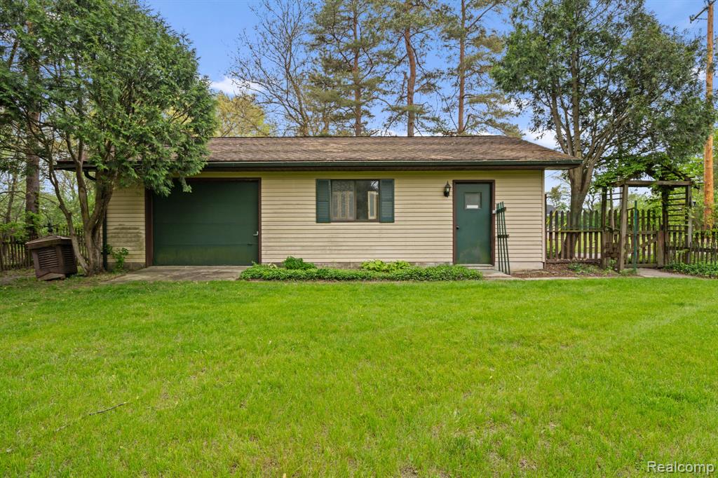 7540 Dexter-Pinckney Road Dexter, MI 48130 - Photo 21 of 53