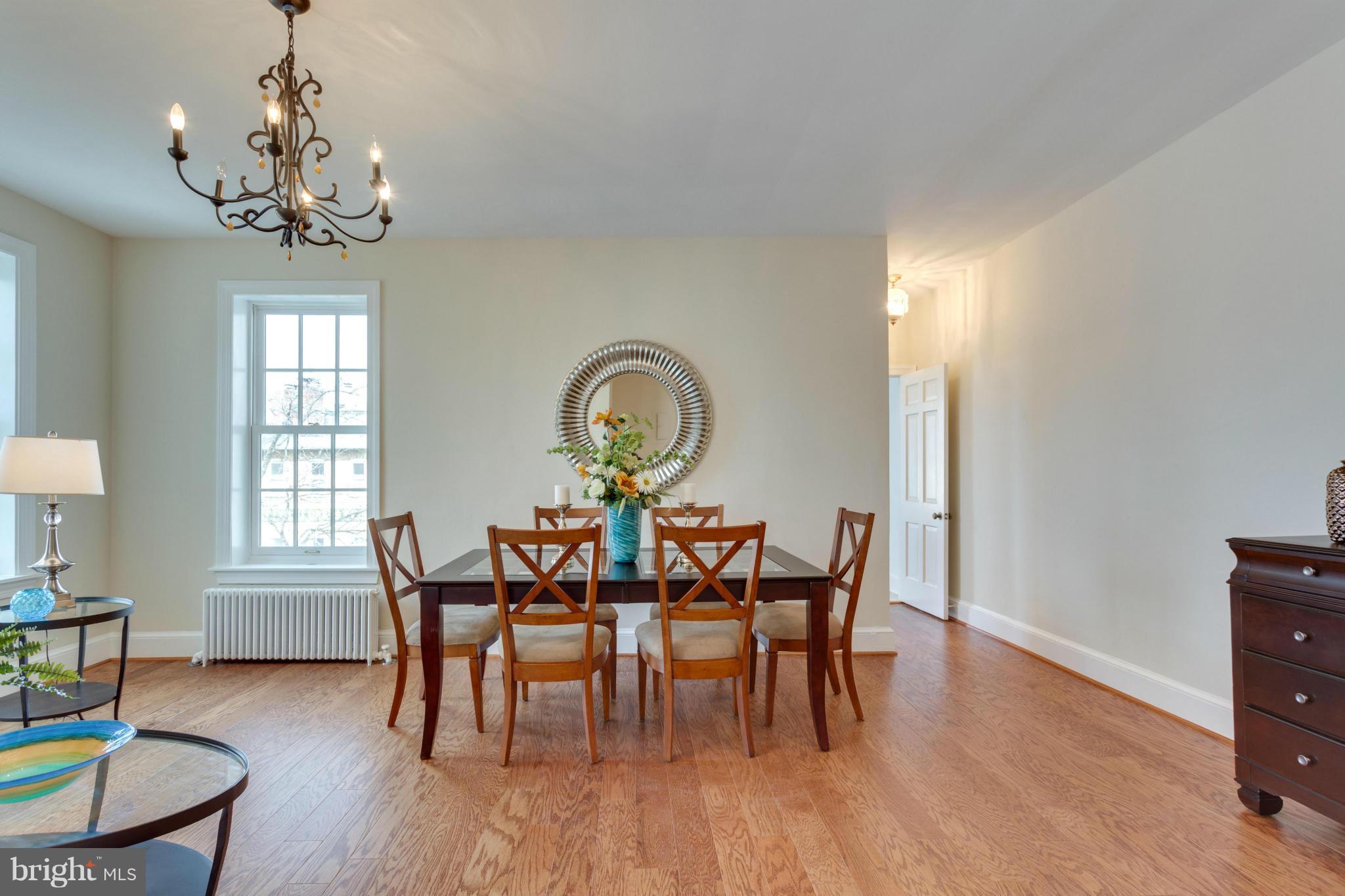 2031 Q Street Northwest, Unit 4 Washington, DC 20009 - Photo 5 of 19 Living Room