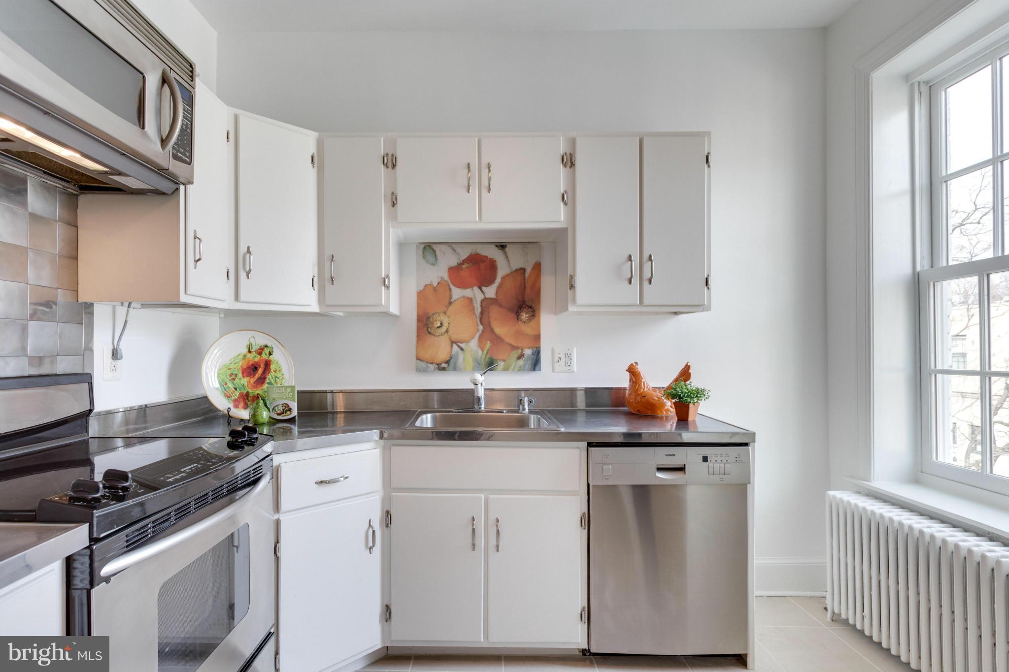 2031 Q Street Northwest, Unit 4 Washington, DC 20009 - Photo 8 of 19 Kitchen