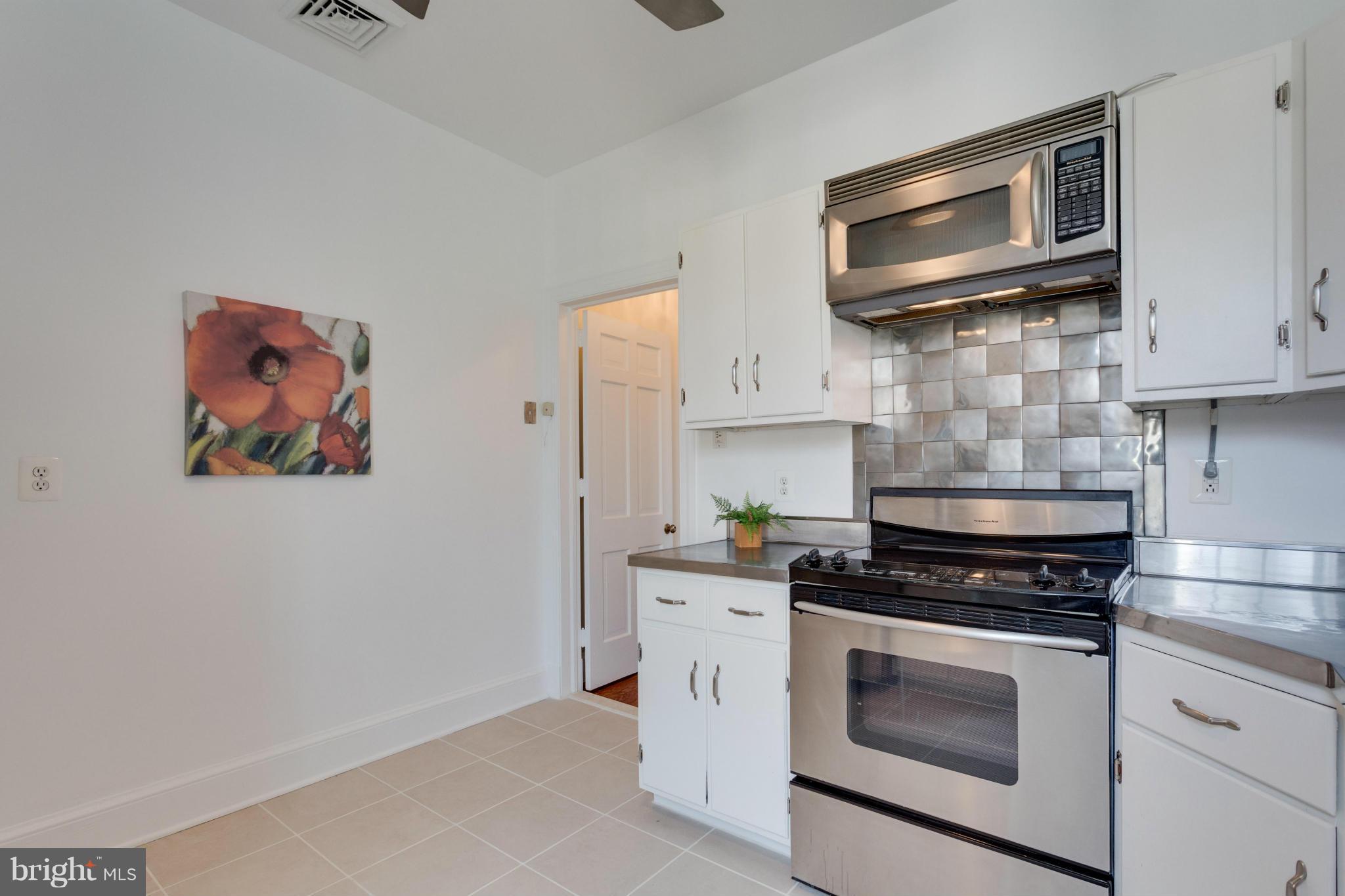 2031 Q Street Northwest, Unit 4 Washington, DC 20009 - Photo 10 of 19 Kitchen