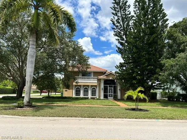 $899,900 | 2312 Kings Lake Boulevard, Naples, FL 34112