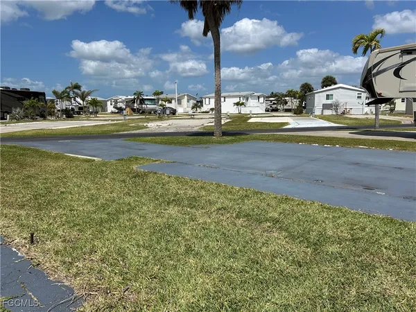 $59,500 | 19681-261 Summerlin Road, Fort Myers, FL 33908
