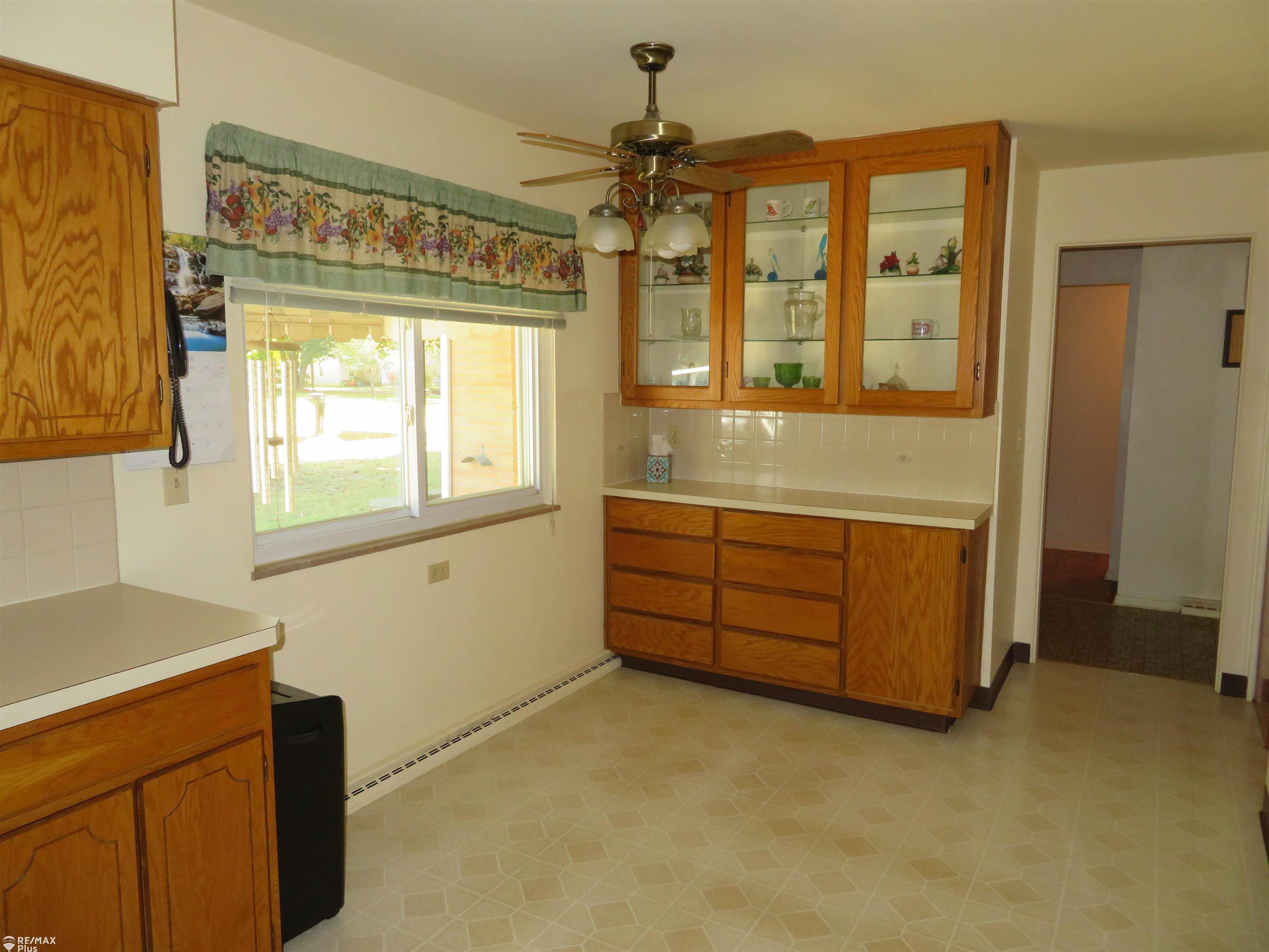 5095 Jackson Road Flint, MI 48506 - Photo 4 of 34